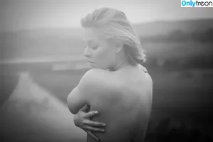 Leonore Bartsch / seashells_and_stardust nude photo #0044