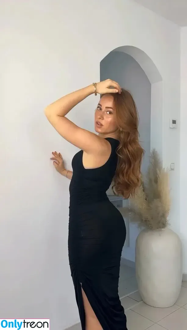 Leoobalys nude photo #1008 (sarahtoninx9_)