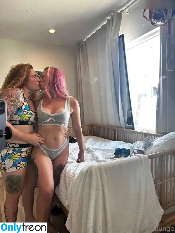 Lesbianlounge nude photo #0012 (thelesbianlounge)