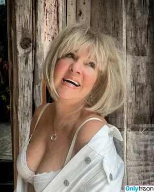Lesley Banks / lesleybanksmusicalcomedy nude photo #0011