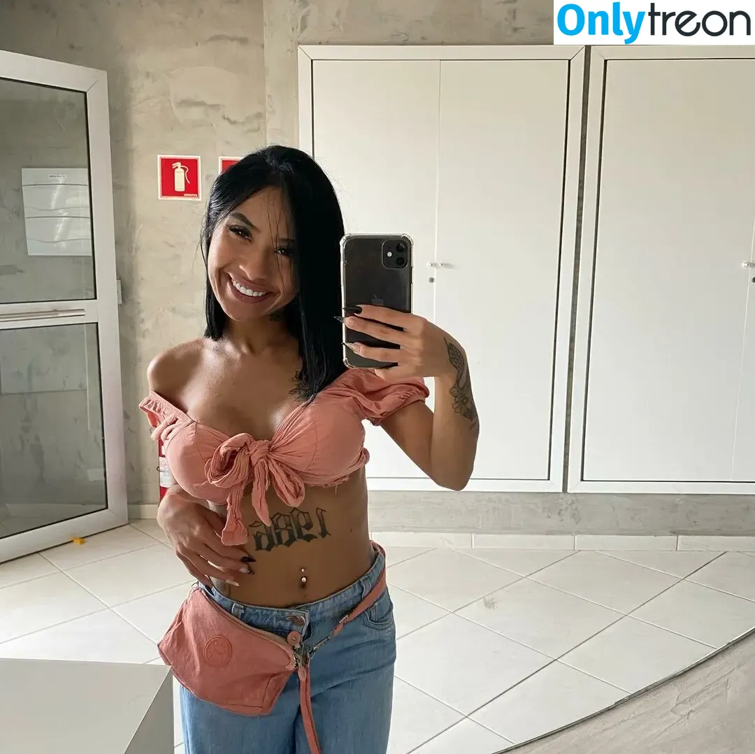 Leticia Lazaro nude photo #0001 (lazaj / leticia_lazaro / paulistinhaoffc)