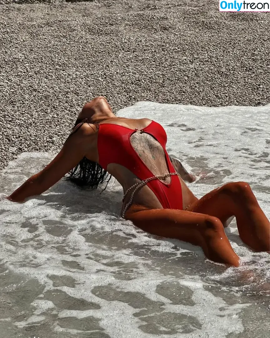 levinskaya_levinskaya nude photo #0002 (levinskaya_levinskaya)