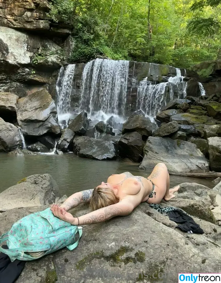 Lexafrex nude photo #0016 (Lexafrexx / strawberrry.sh0rtcakeee)