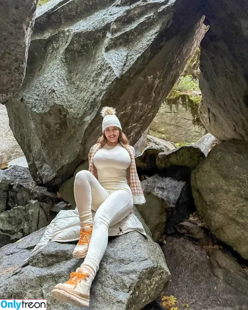 Lexi A nude photo #0035 (ohhbabyitslexi / omgitslexi)