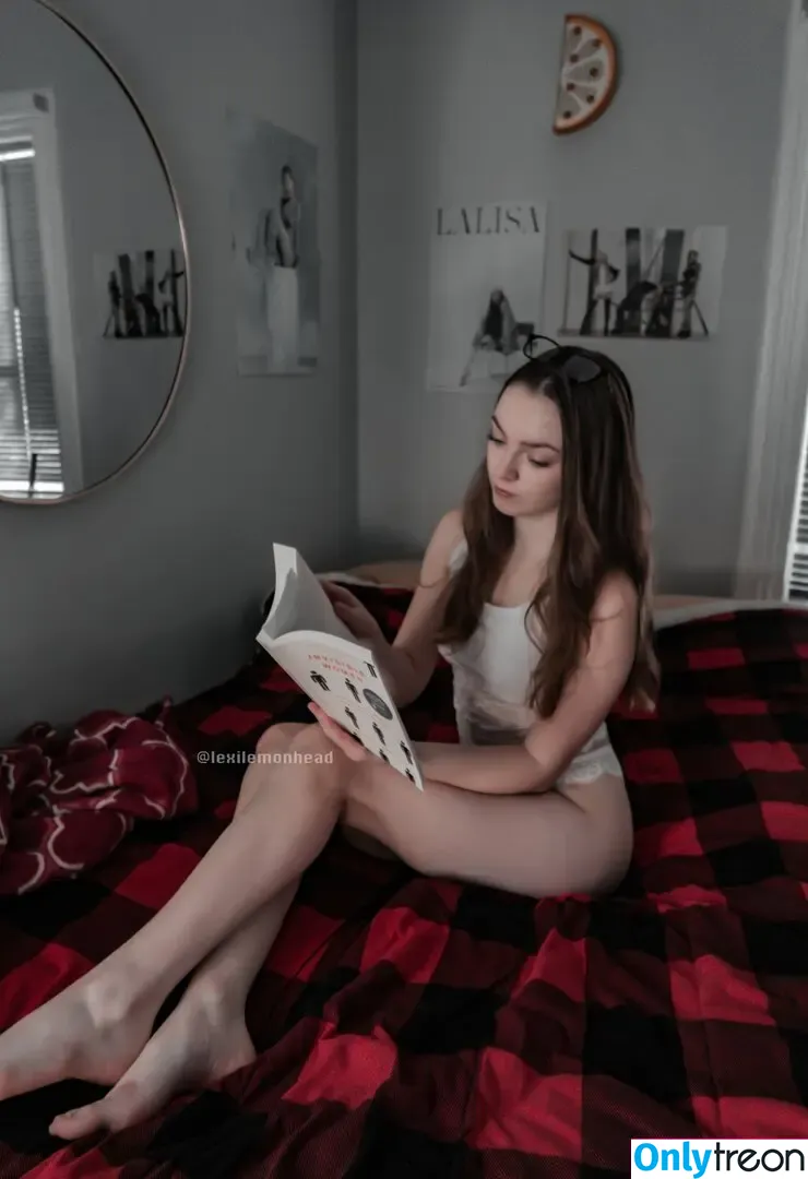 Lexilemonhead nude photo #0071 (Lexilemonhead)
