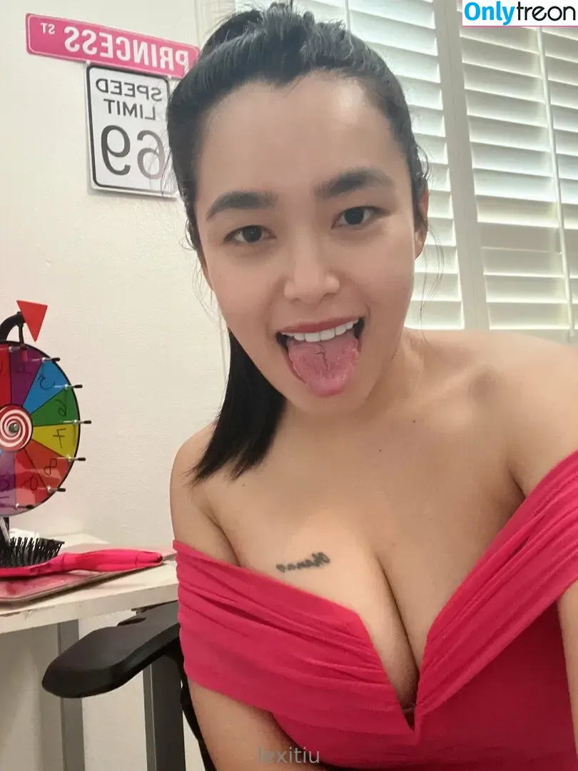 lexitiu nude photo #0026 (lexitiu_)