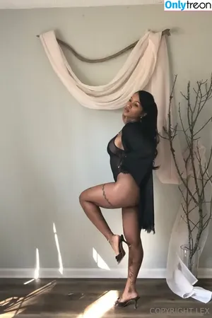 LexOnTheMoonn nude photo #0019