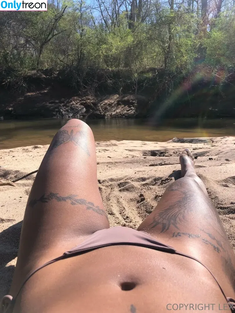 LexOnTheMoonn nude photo #0022 (LexOnTheMoonn)