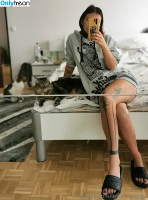 leylalowefree / leilalowfire nude photo #0002