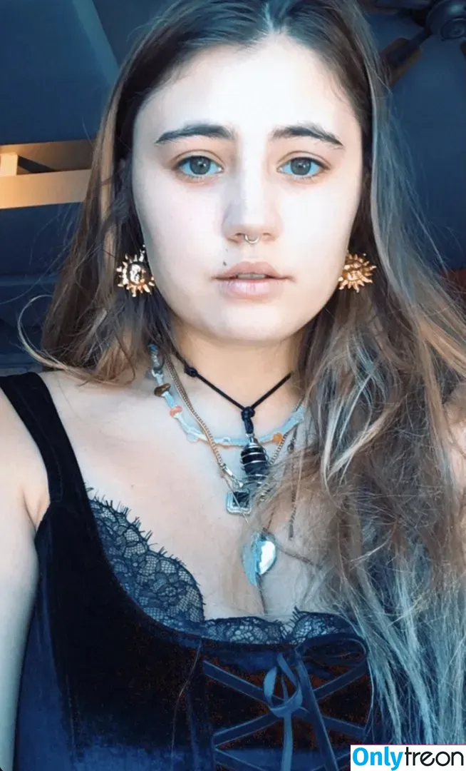 Lia Marie Johnson nude photo #0001 (LiaMarieJohnson / lia)