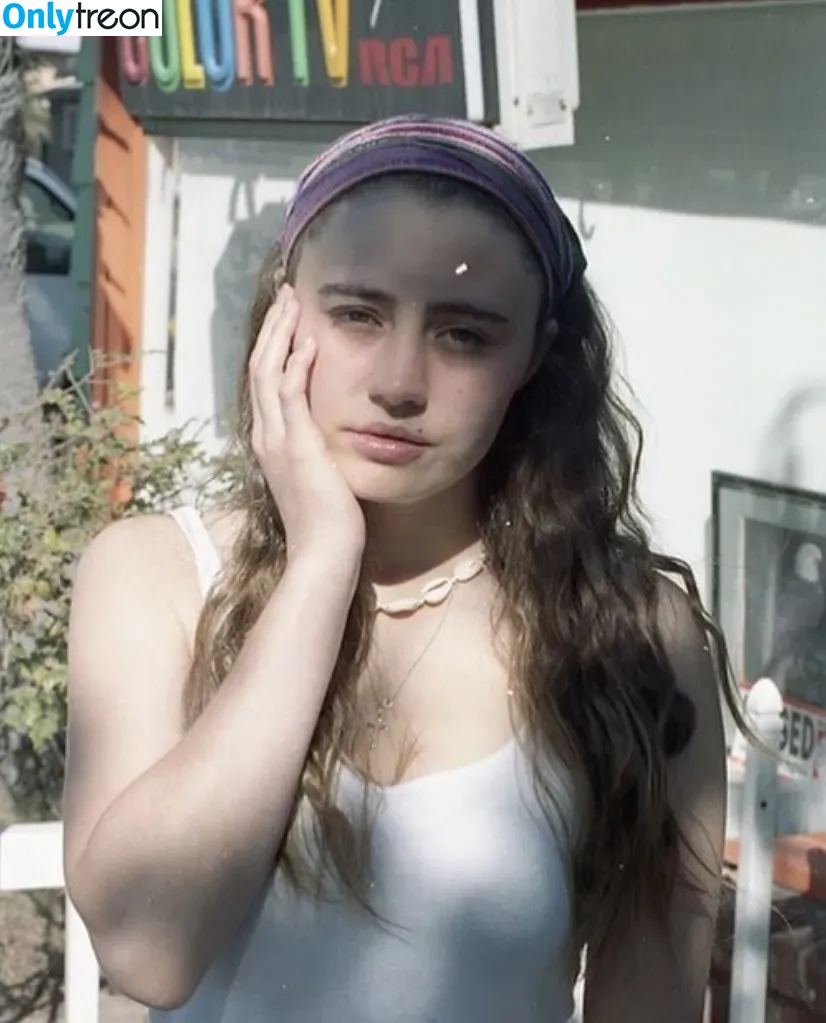 Lia Marie Johnson nude photo #0003 (LiaMarieJohnson / lia)