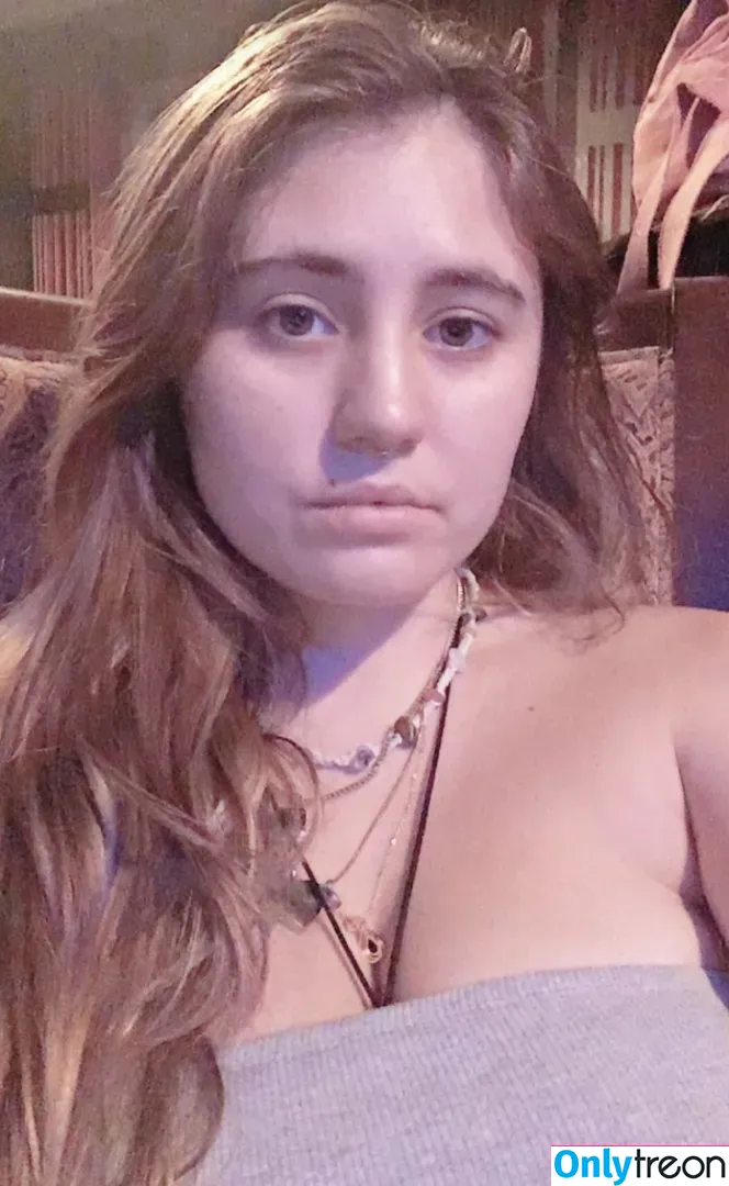 Lia Marie Johnson nude photo #0005 (LiaMarieJohnson / lia)