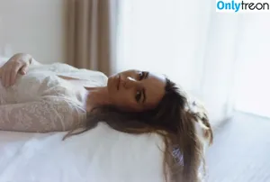 Liana Liberato / lianaliberato nude photo #0108