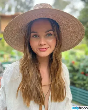 Liana Liberato / lianaliberato nude photo #0127