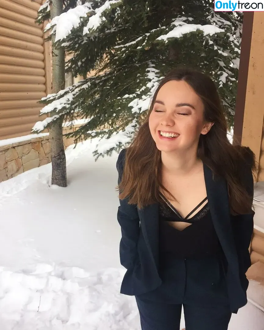 Liana Liberato nude photo #0003 (lianaliberato)