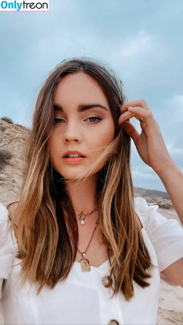 Liana Liberato nude photo #0005 (lianaliberato)