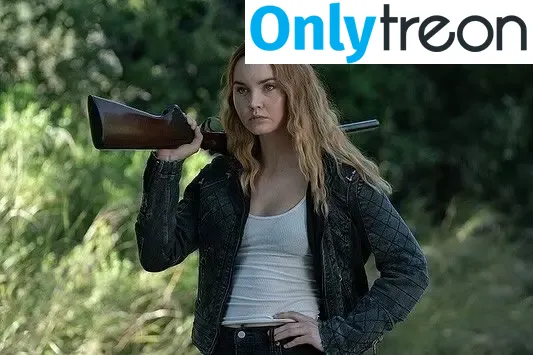 Liana Liberato nude photo #0082 (lianaliberato)