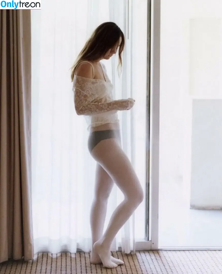 Liana Liberato nude photo #0106 (lianaliberato)