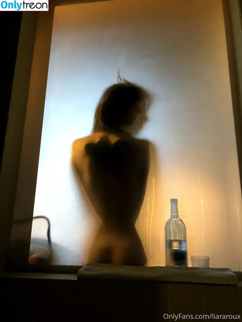 Liara Roux nude photo #0062 (liararoux)