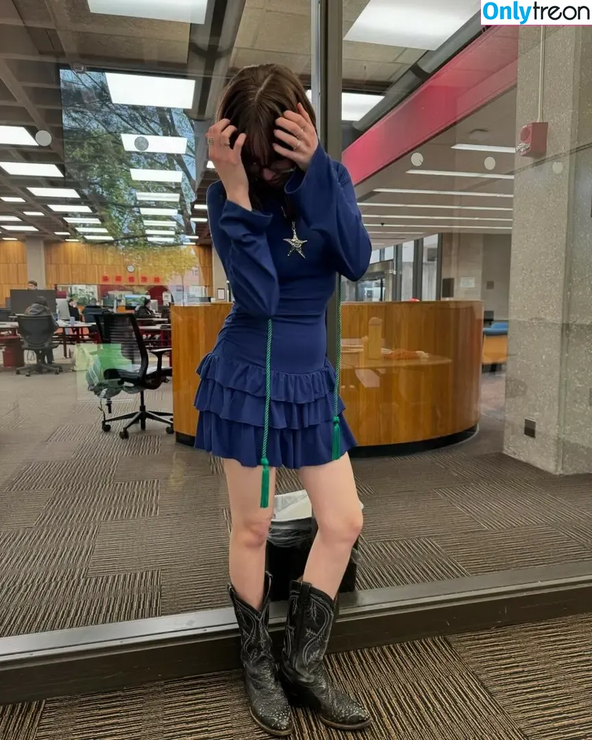 Licetown nude photo #0021 (Joe Mama / JosetteHaha)