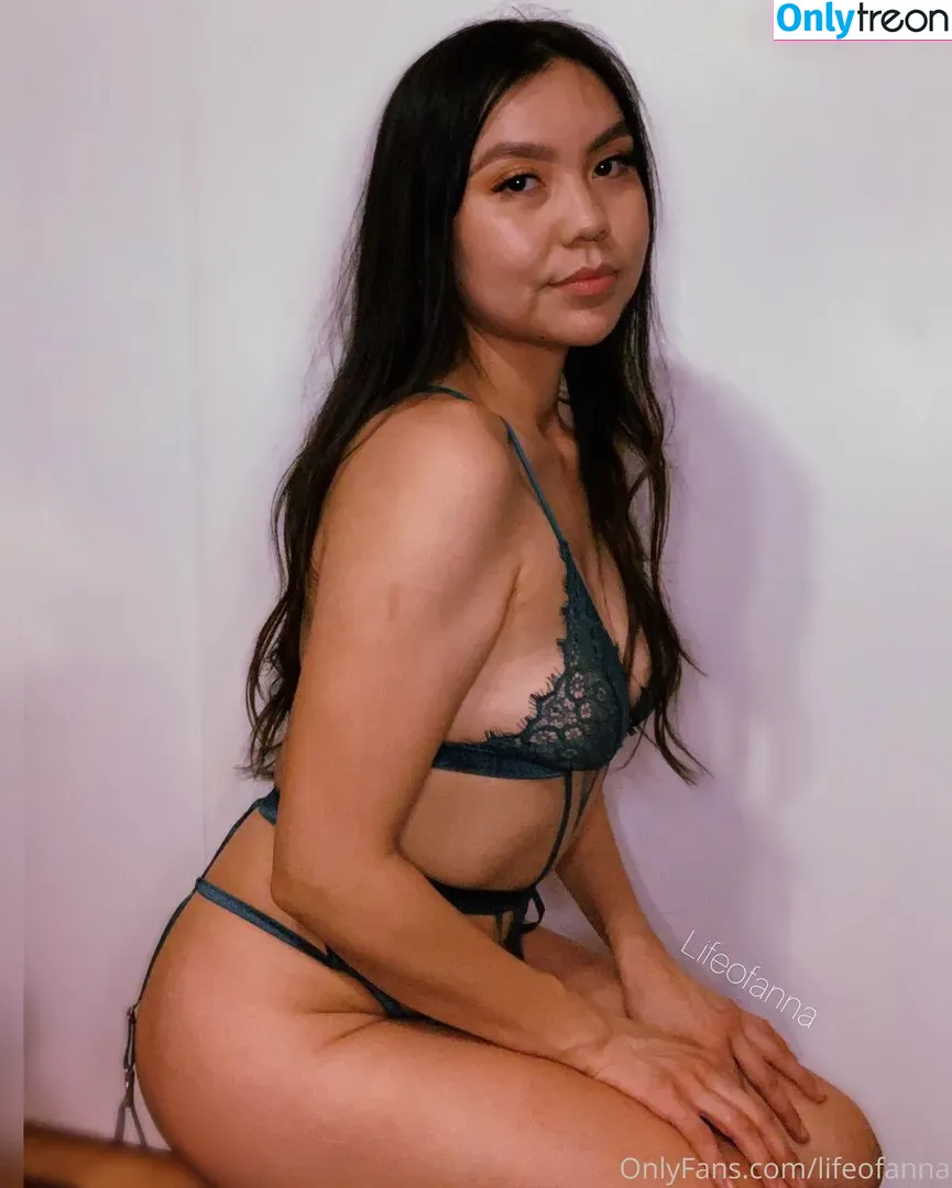 lifeofanna nude photo #0023 (lifeofanna)