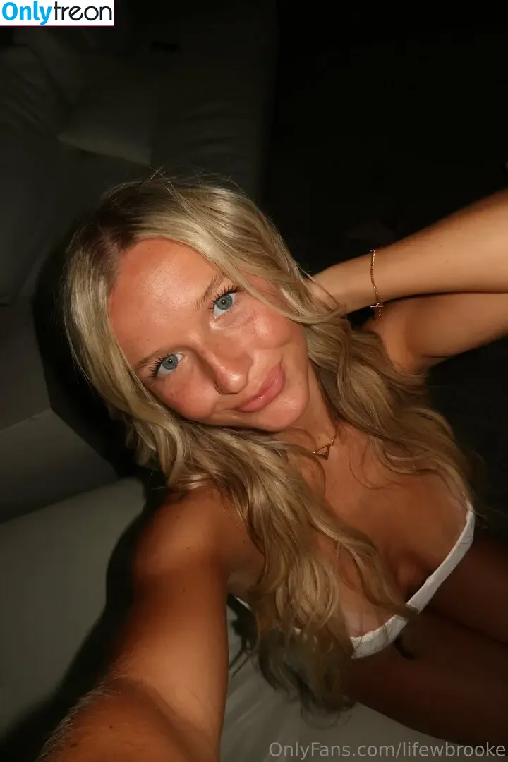 lifewbrooke nude photo #0085 (llifewbrookee)