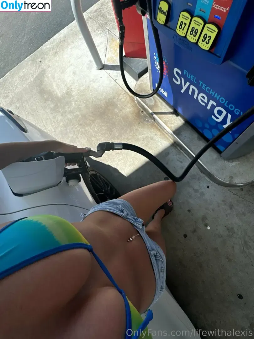 lifewithalexis nude photo #0153 (hashtagalexiss)