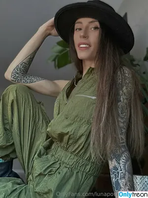 lifewithlunaxo / life.with.luna.xo nude photo #0030