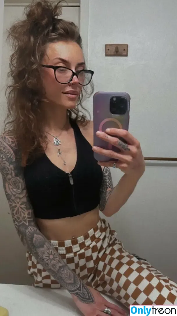 lifewithlunaxo nude photo #0019 (life.with.luna.xo)
