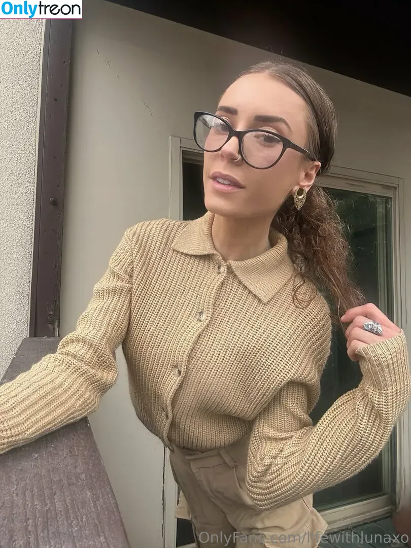 lifewithlunaxo nude photo #0022 (life.with.luna.xo)