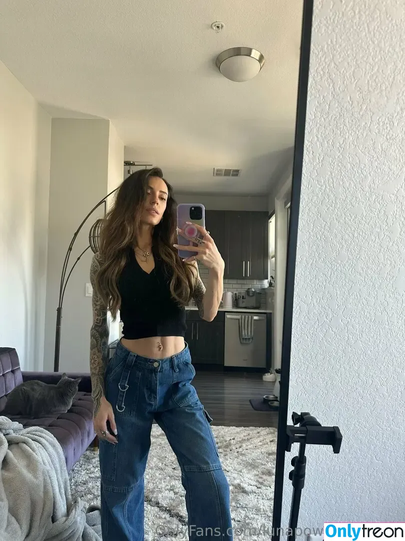 lifewithlunaxo nude photo #0028 (life.with.luna.xo)