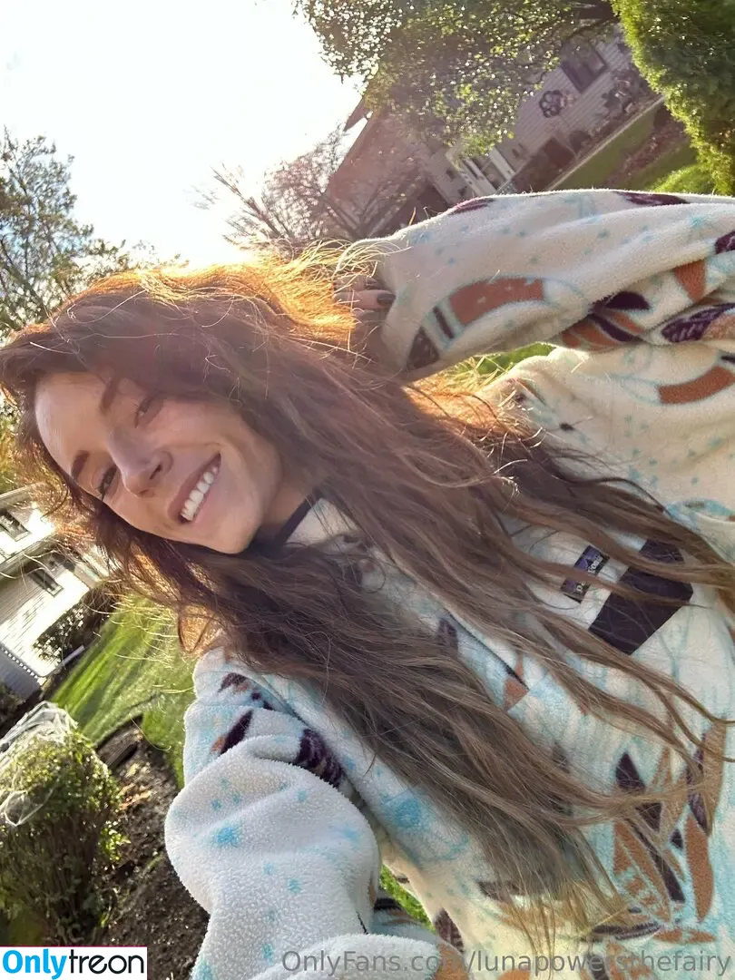 lifewithlunaxo nude photo #0032 (life.with.luna.xo)