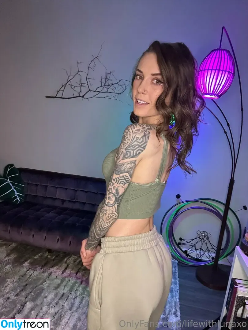 lifewithlunaxo nude photo #0048 (life.with.luna.xo)