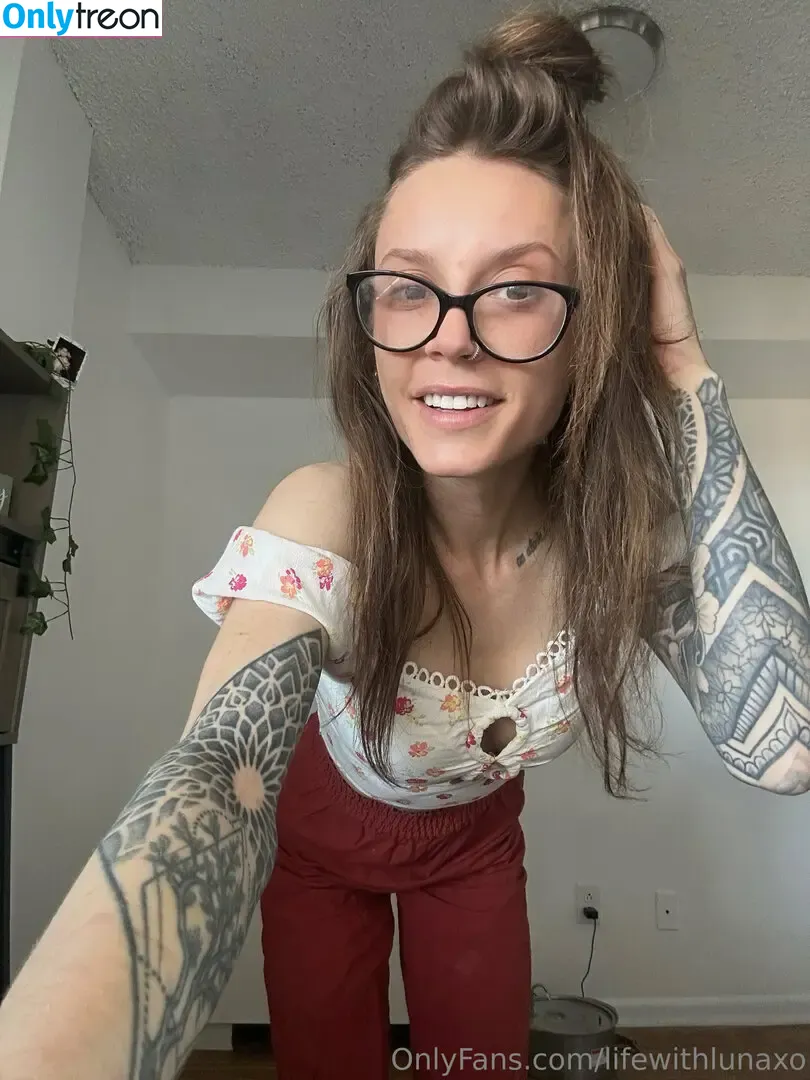 lifewithlunaxo nude photo #0051 (life.with.luna.xo)