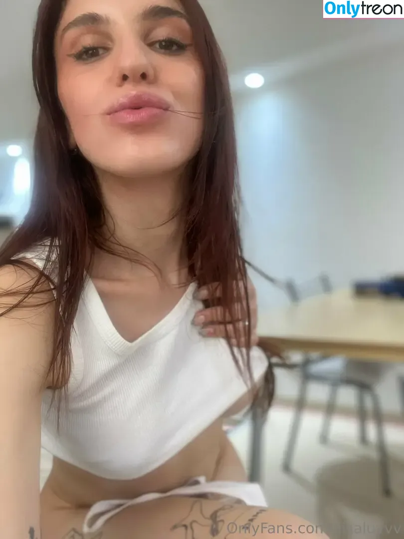 liisaluvvv nude photo #0024 (lisluvv)