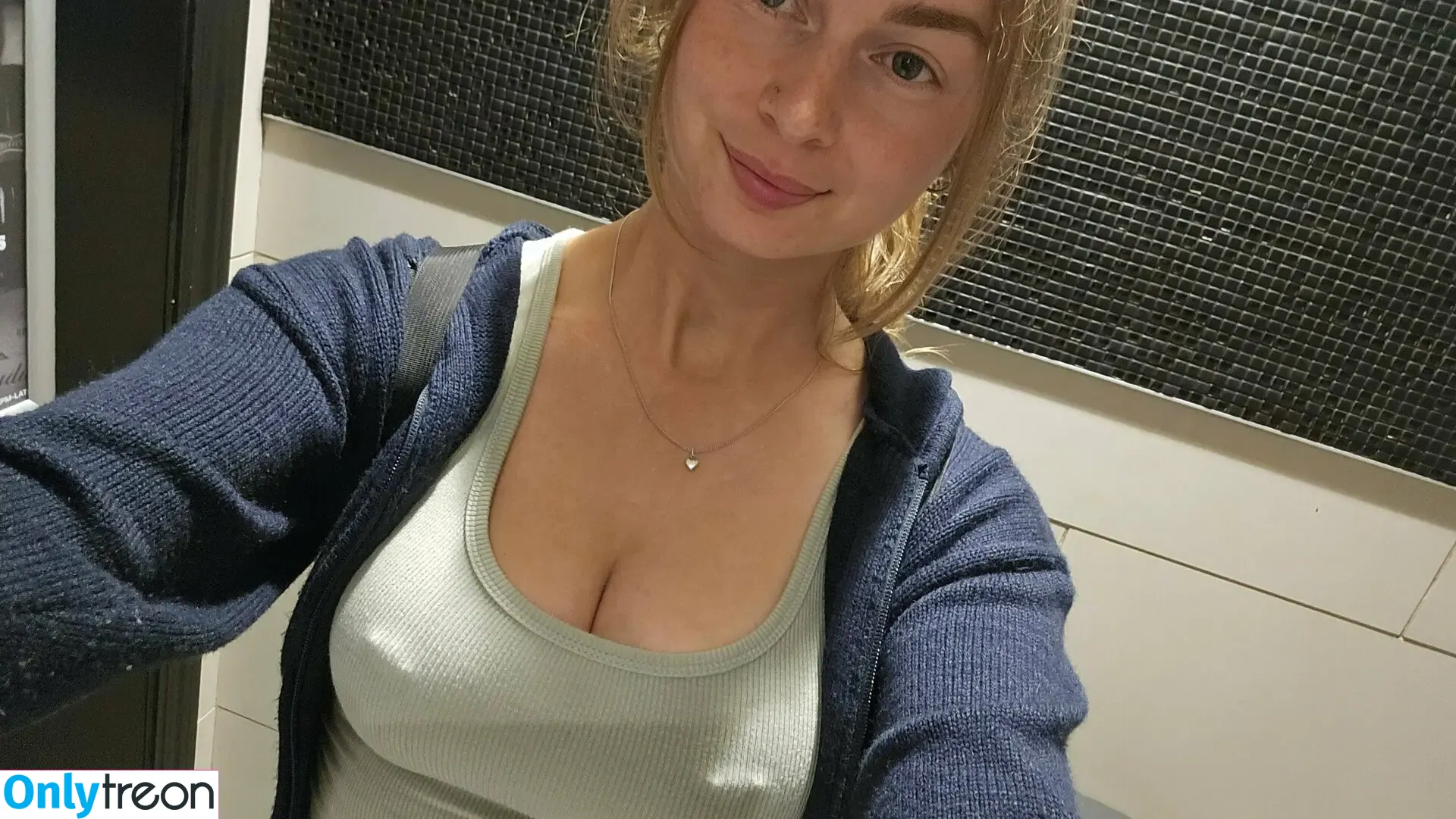 lil_hanne nude photo #0799 (kalemia / lilhanne)