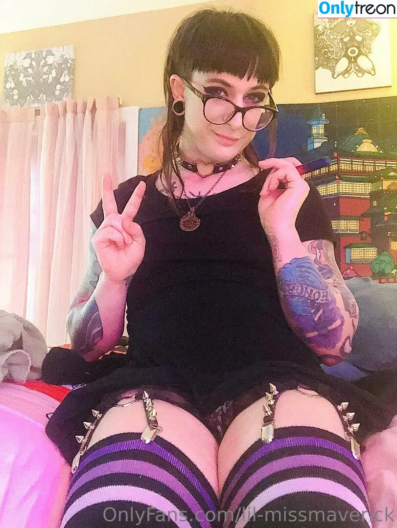 lil-missmaverick nude photo #0013 (miss_midnight_maverick)