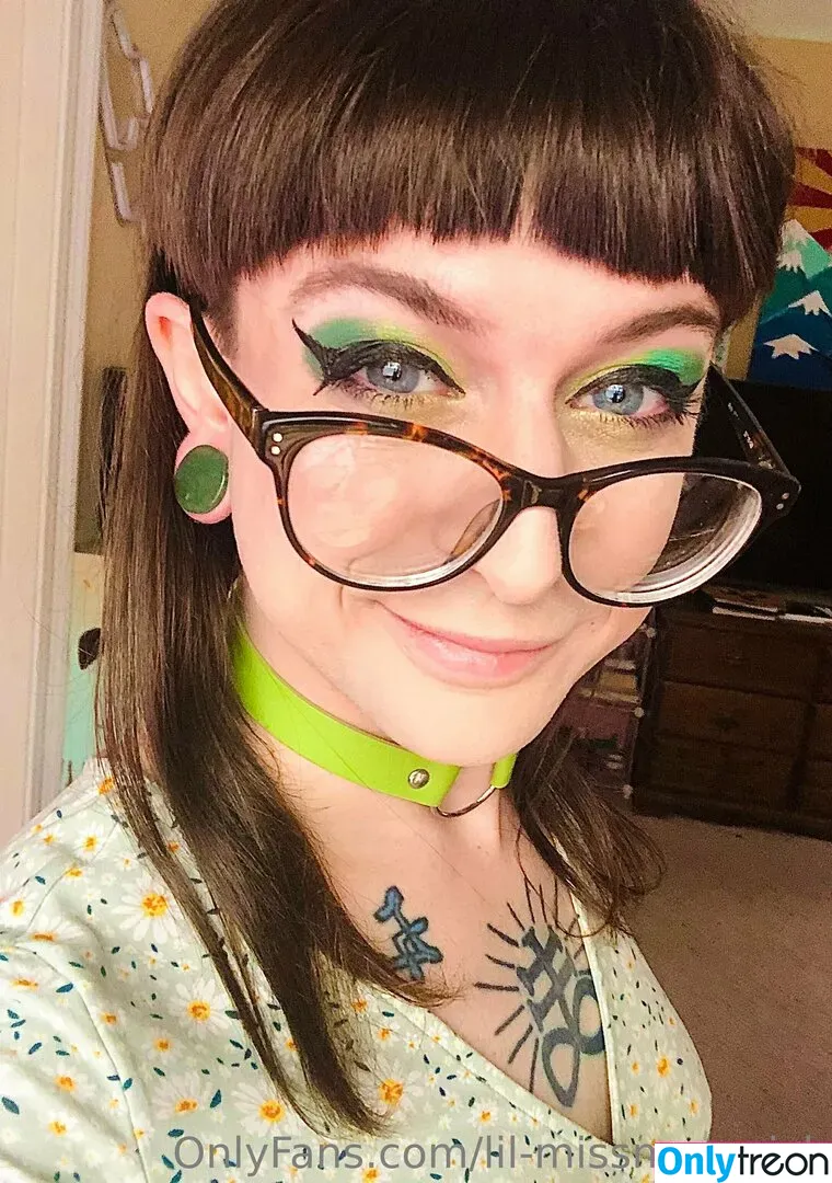 lil-missmaverick nude photo #0021 (miss_midnight_maverick)