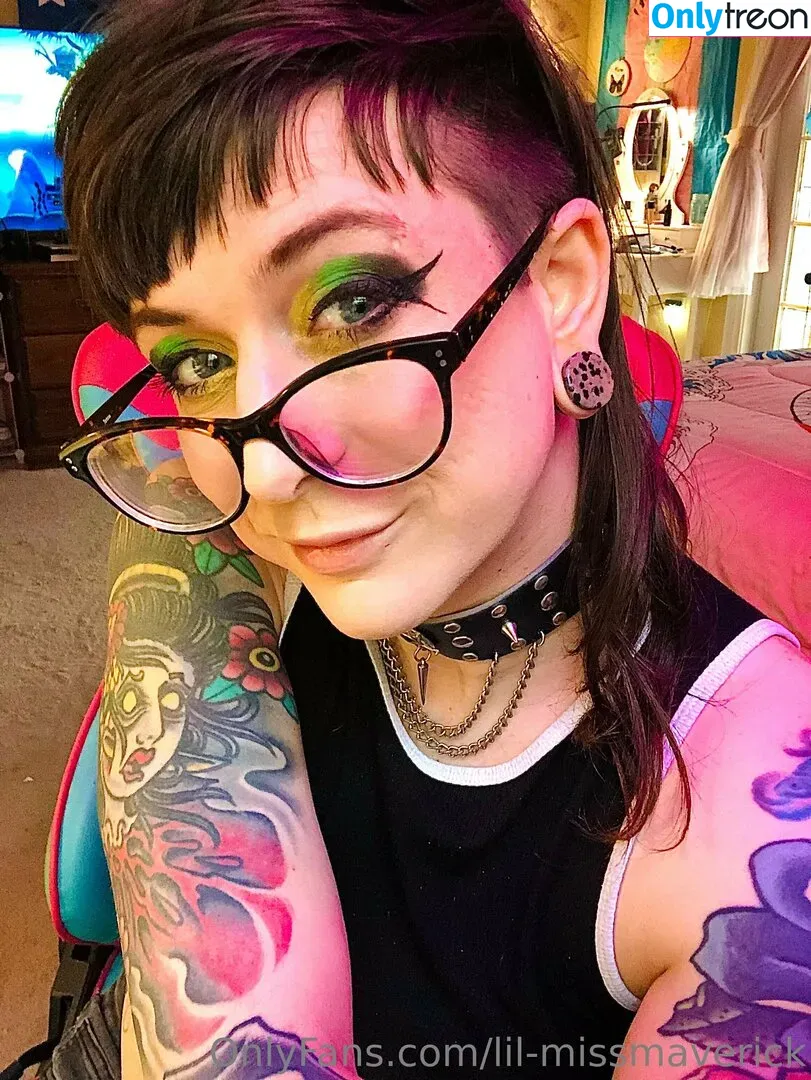 lil-missmaverick nude photo #0038 (miss_midnight_maverick)
