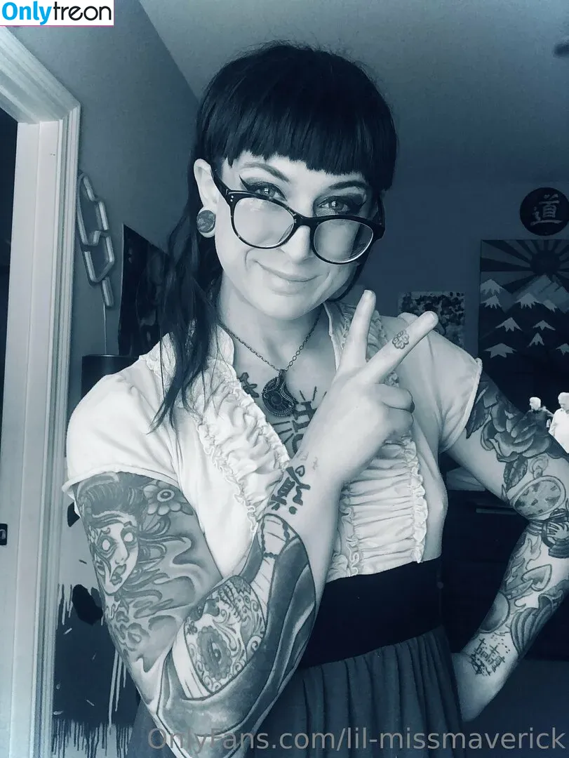 lil-missmaverick nude photo #0053 (miss_midnight_maverick)