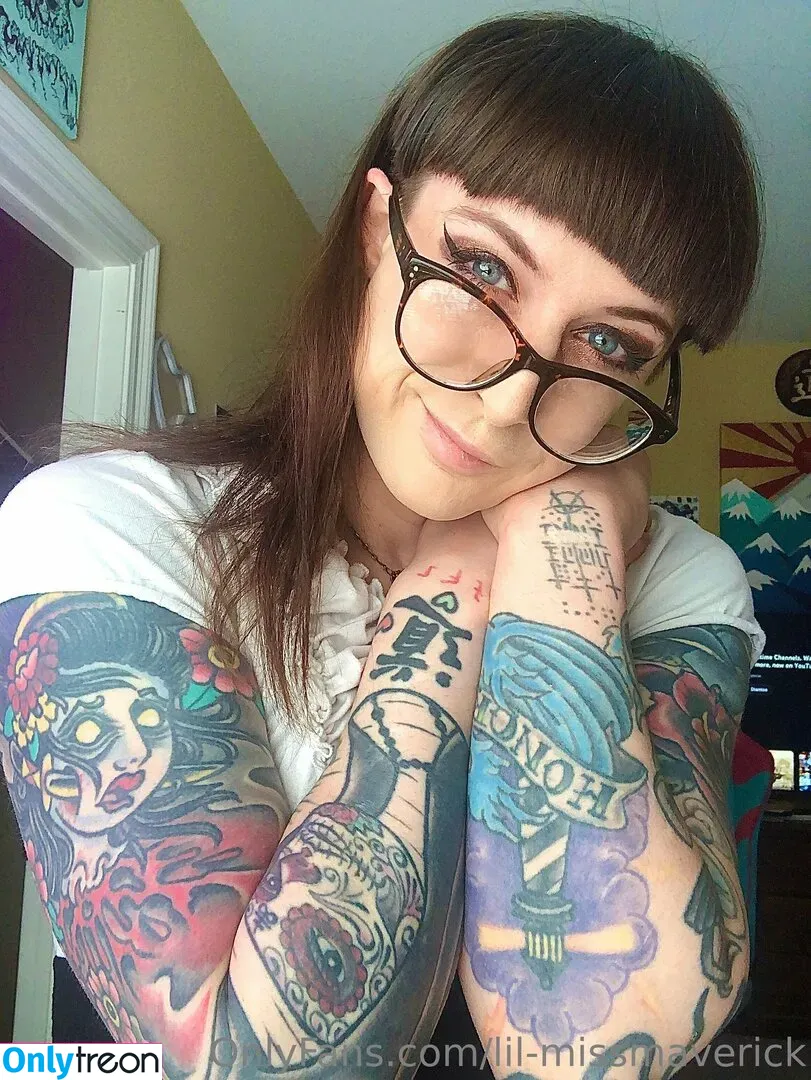 lil-missmaverick nude photo #0055 (miss_midnight_maverick)