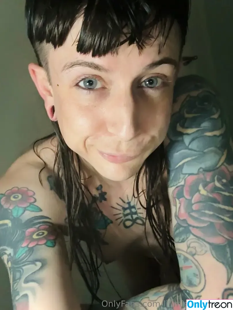 lil-missmaverick nude photo #0291 (miss_midnight_maverick)