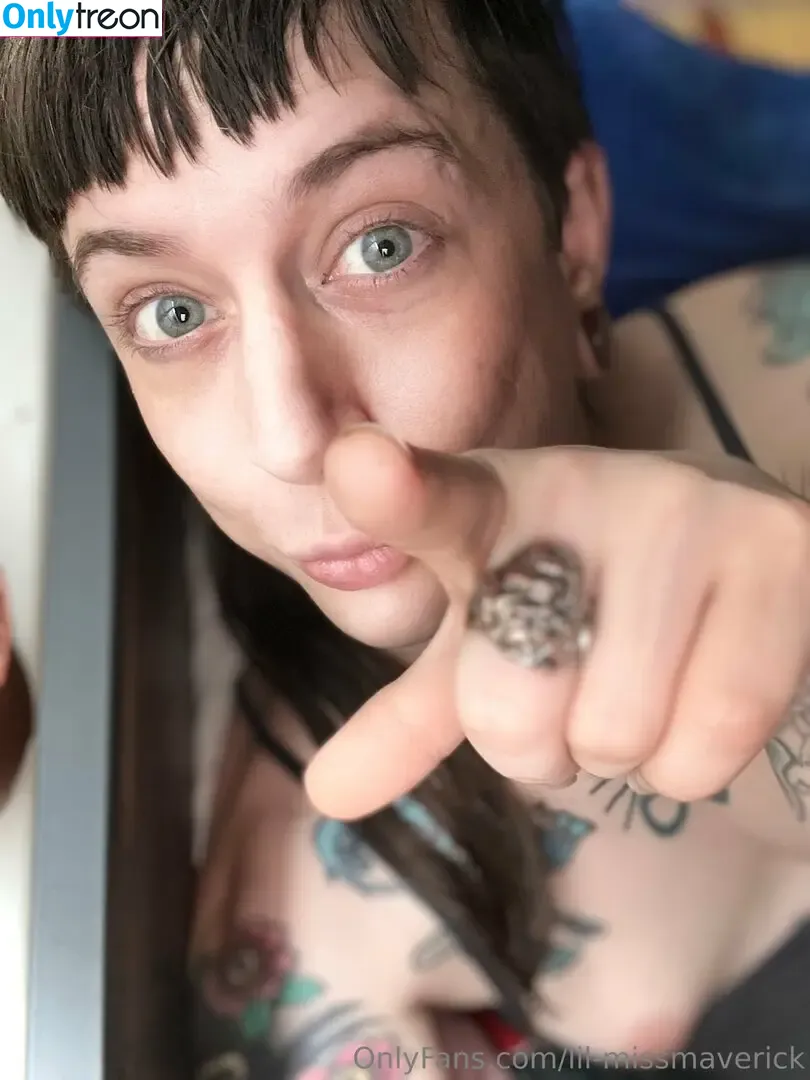 lil-missmaverick nude photo #0316 (miss_midnight_maverick)