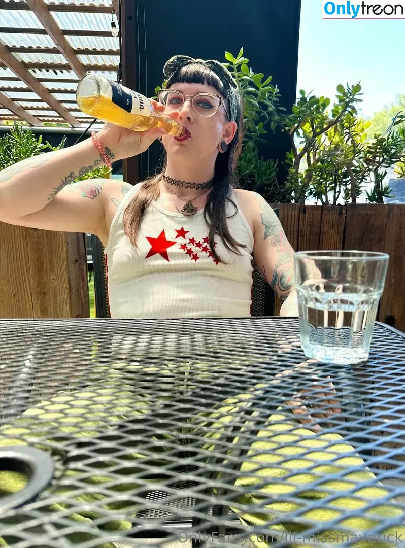 lil-missmaverick nude photo #0355 (miss_midnight_maverick)