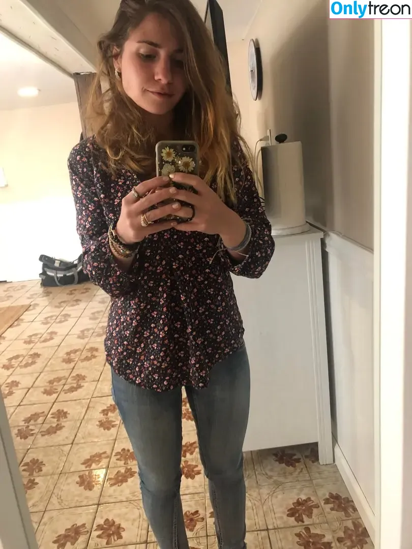 lilathena nude photo #0001 (lilathena)