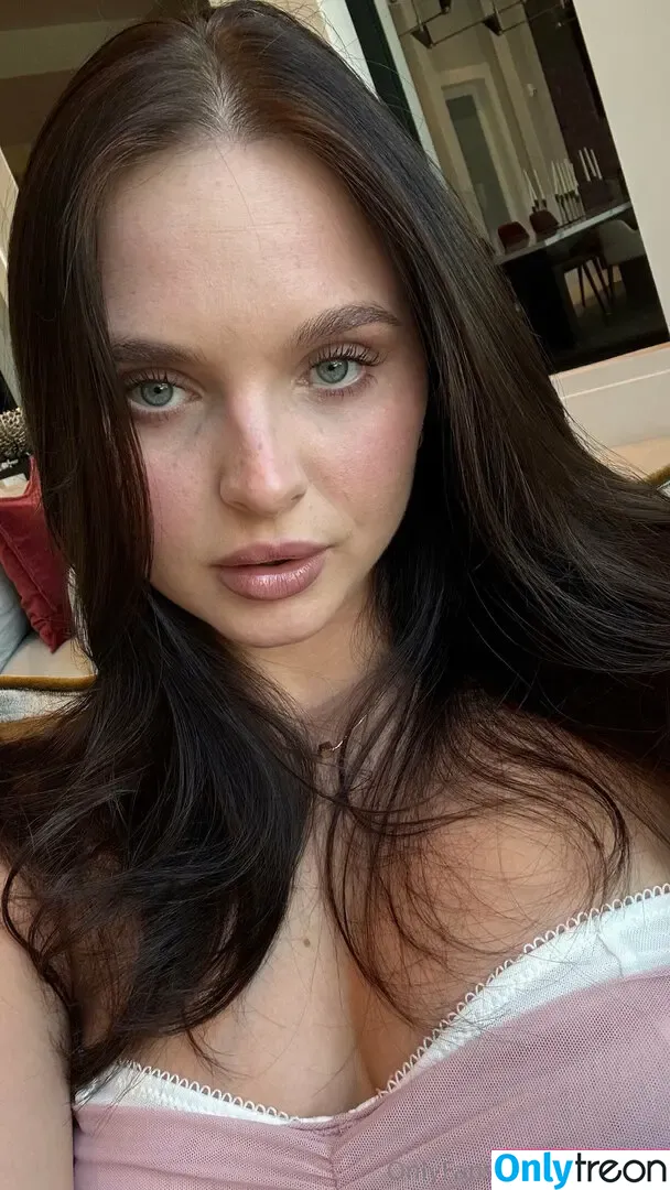 lilathrills nude photo #0168 (lilanaruse)