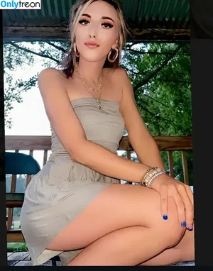 lilbabe98 / kkray1998 nude photo #0009