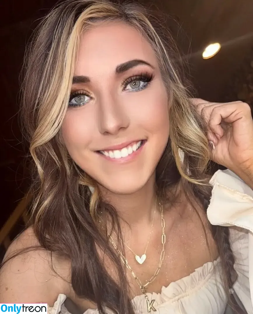 lilbabe98 nude photo #0004 (kkray1998)