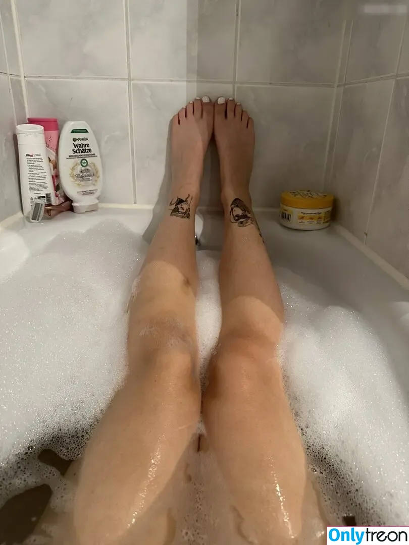 lilbloomix nude photo #0076 (lilbloomix)