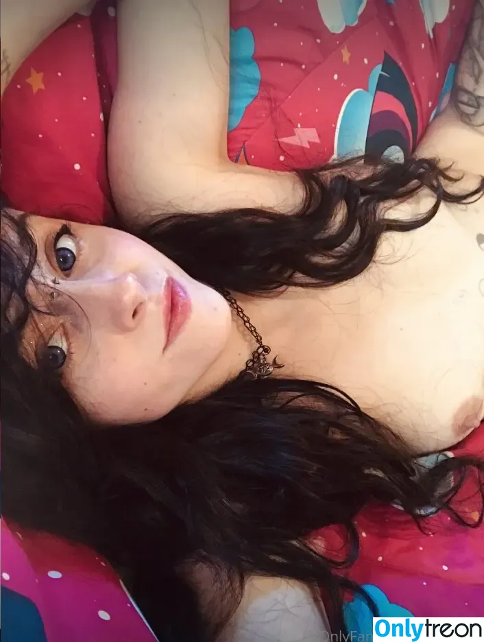 Lilfairythot nude photo #0002 (lilfairyheart / lilfairyth0t)